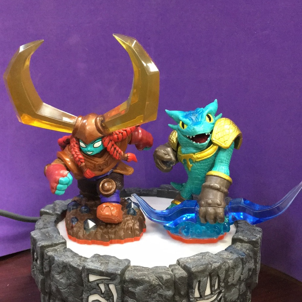 Skylander Trap Team set.